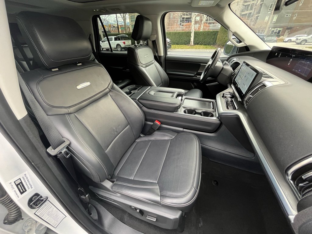 Used 2025 Ford Expedition Max Platinum AWD/4WD image 30