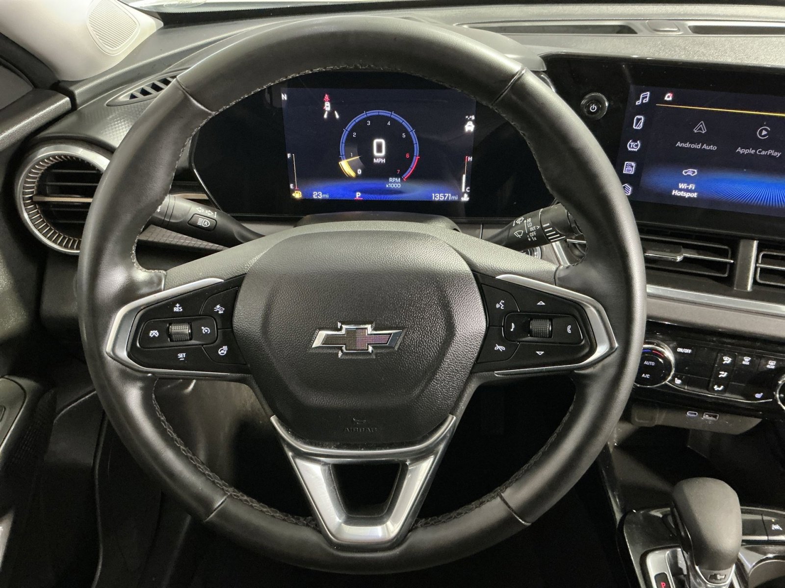 Used 2025 Chevrolet Trax ACTIV image 24