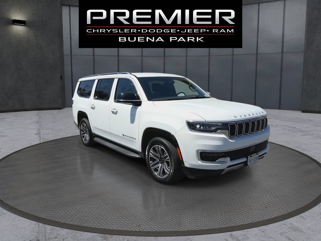 Used 2024 Jeep Wagoneer L Series II w/ Flexible Seating Group RWD image 2