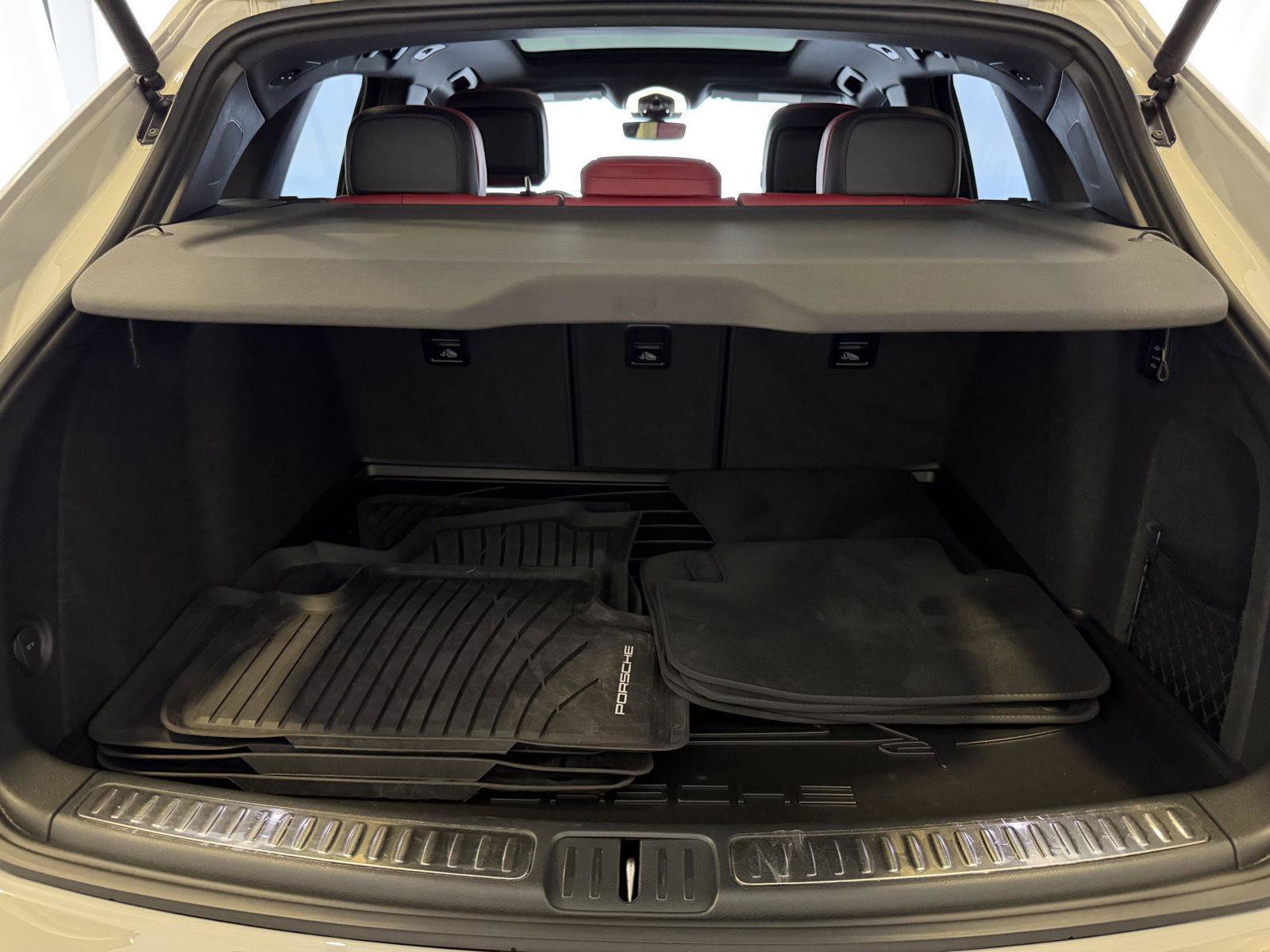 Used 2025 Porsche Macan S image 28