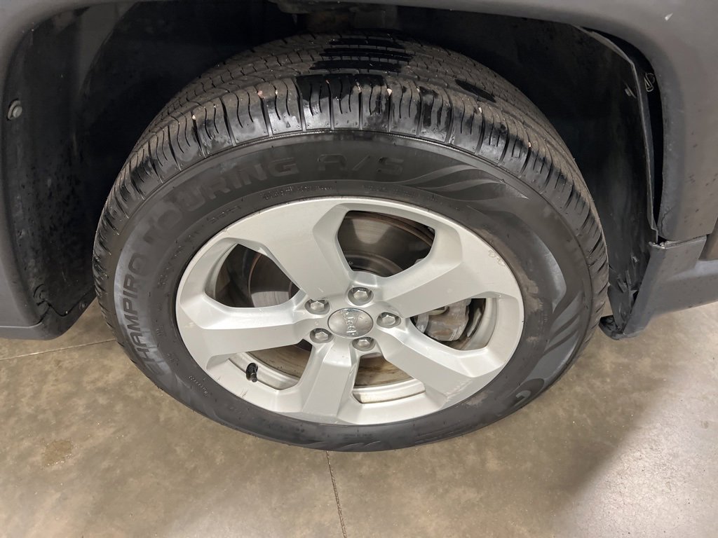 Used 2017 Jeep Compass Latitude image 16