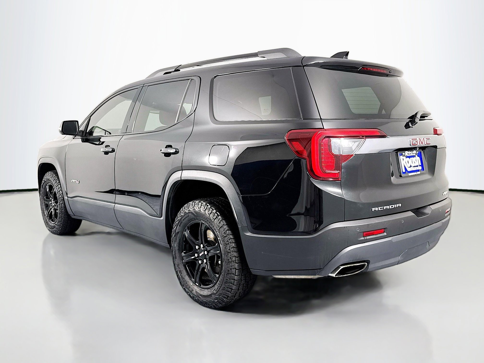 Used 2023 GMC Acadia AT4 w/ Technology Package image 7