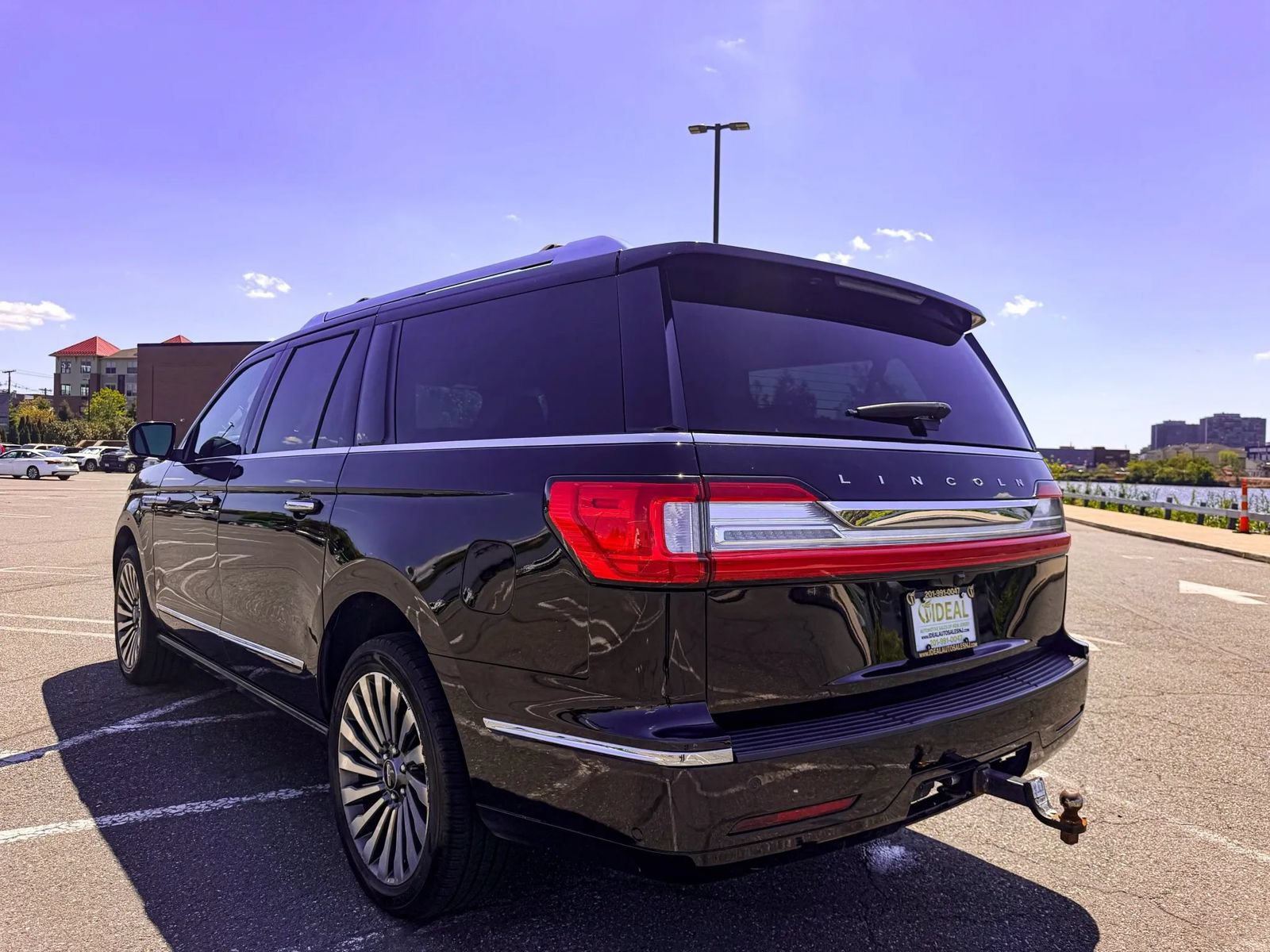 Used 2019 Lincoln Navigator L Reserve w/ Cargo Package AWD/4WD image 5