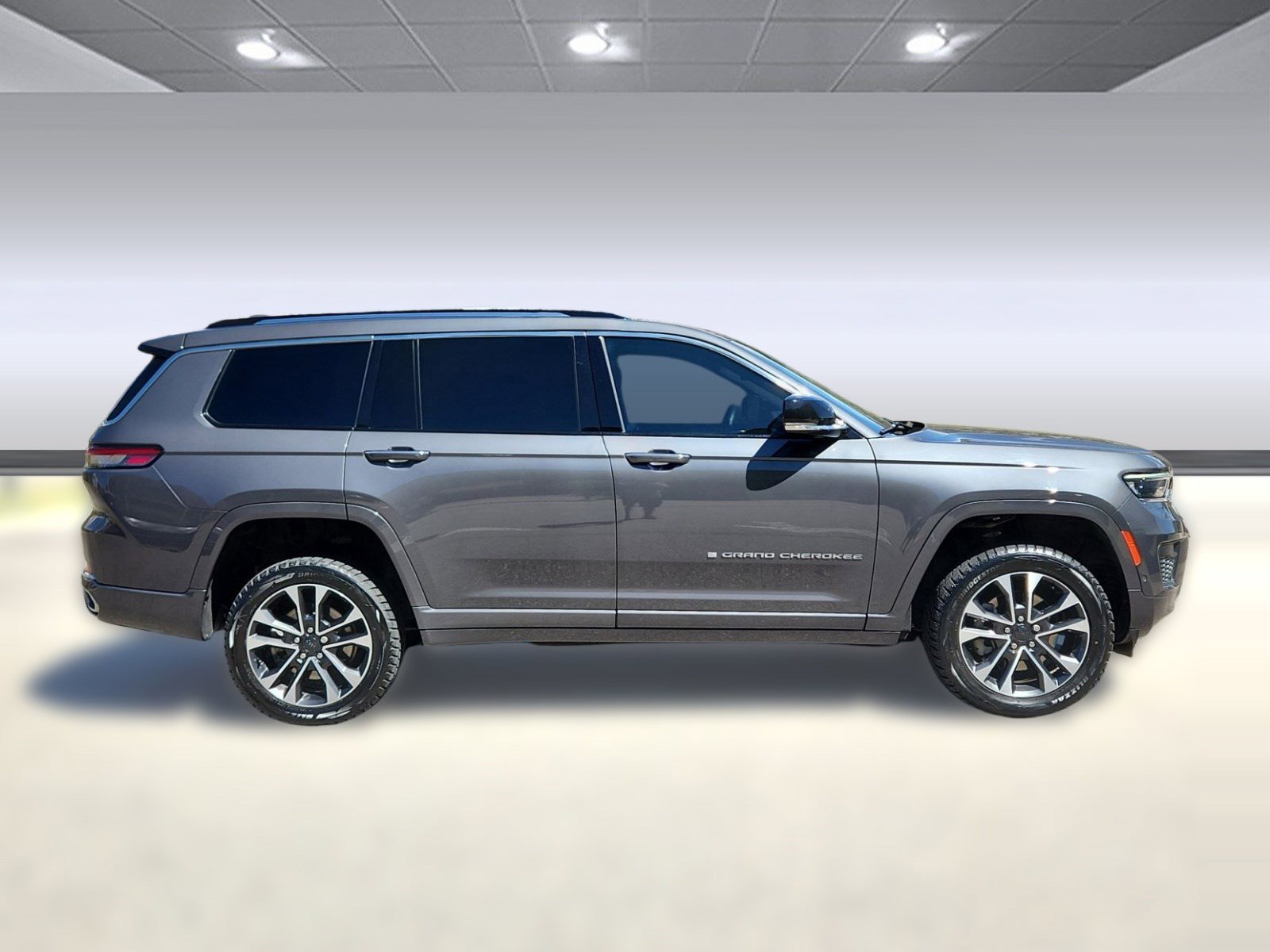 Used 2021 Jeep Grand Cherokee L Overland w/ Luxury Tech Group IV AWD/4WD image 8