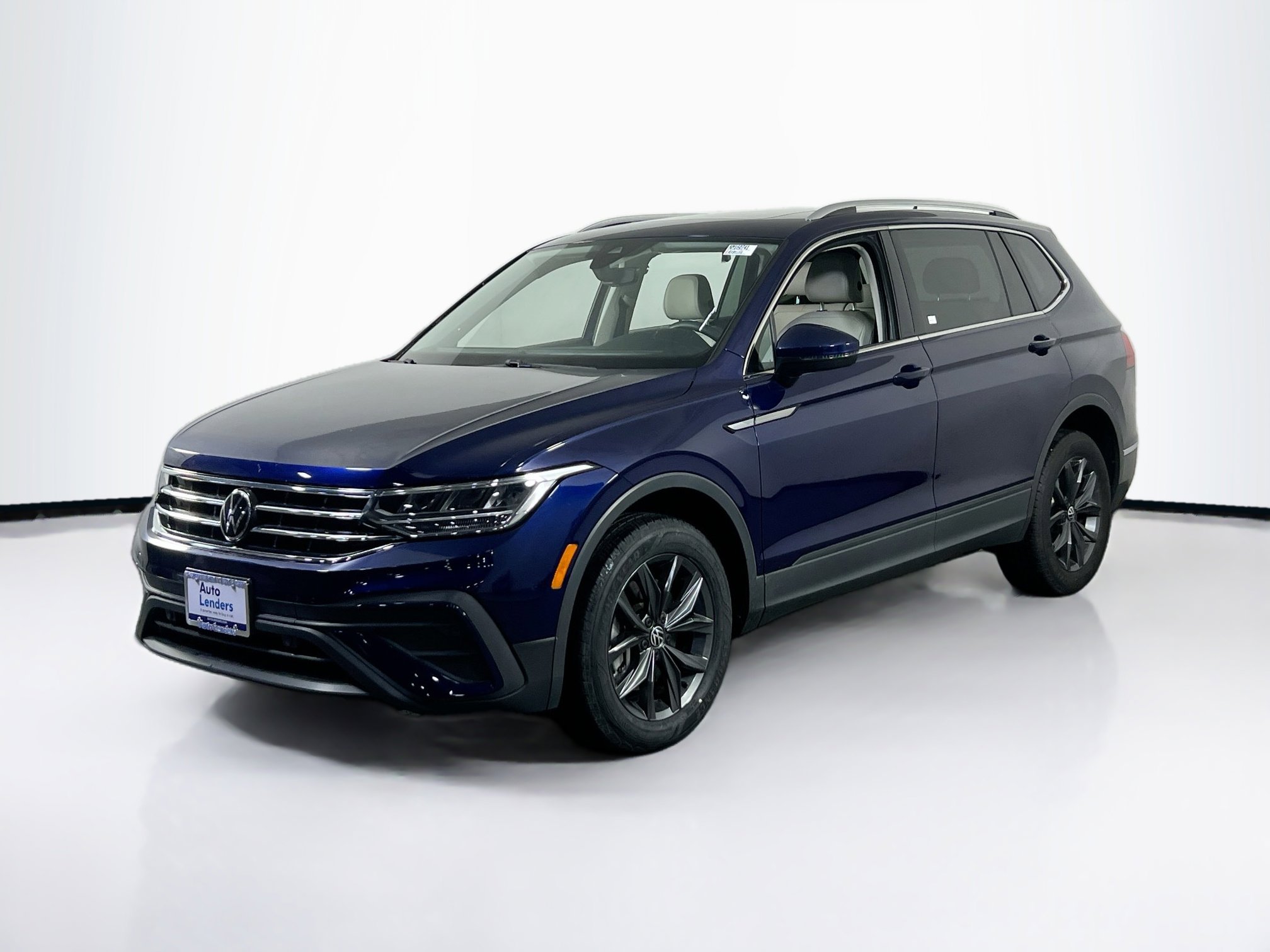 Used 2022 Volkswagen Tiguan SE AWD/4WD image 1
