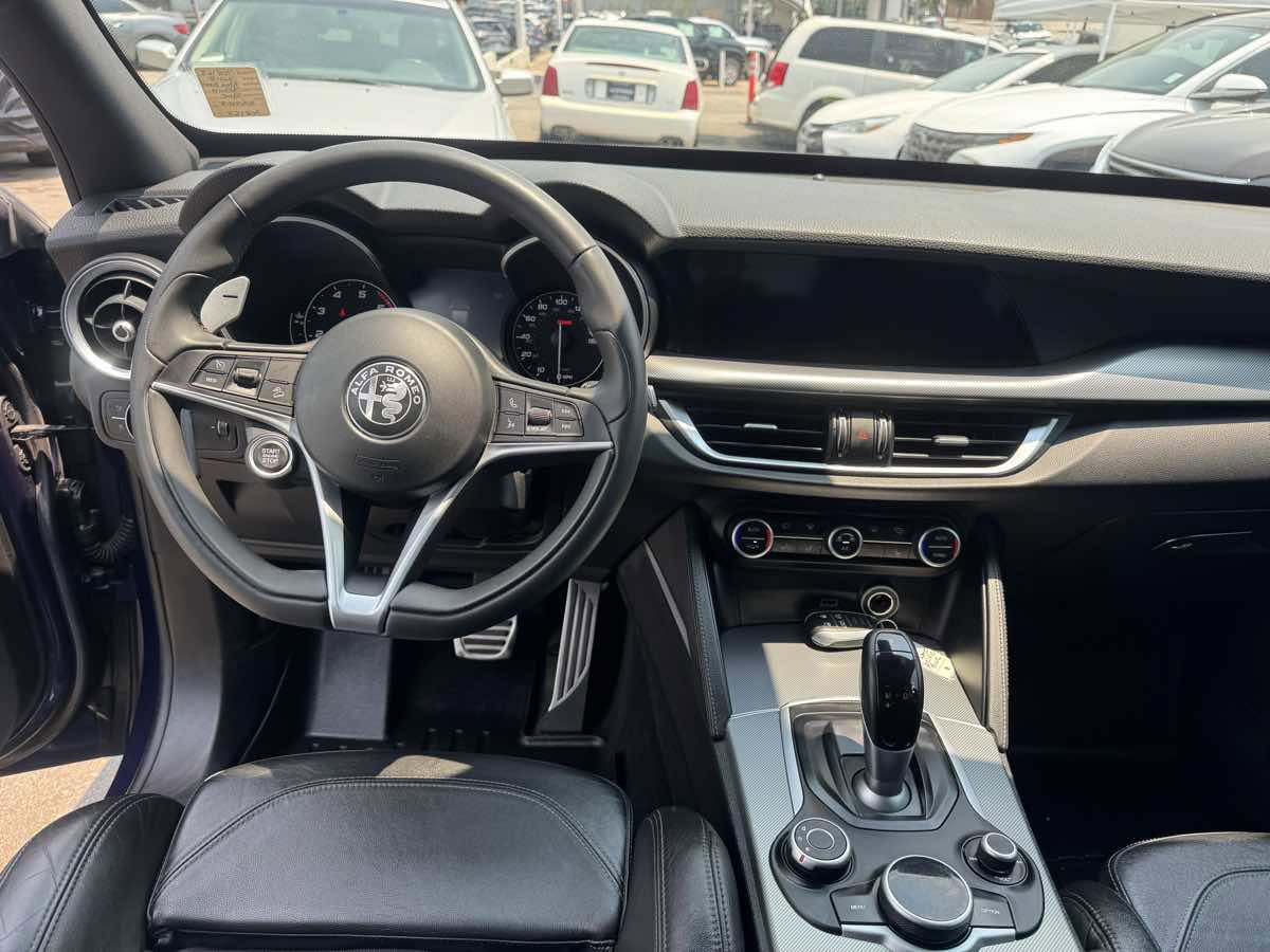 Used 2018 Alfa Romeo Stelvio Ti Sport image 11