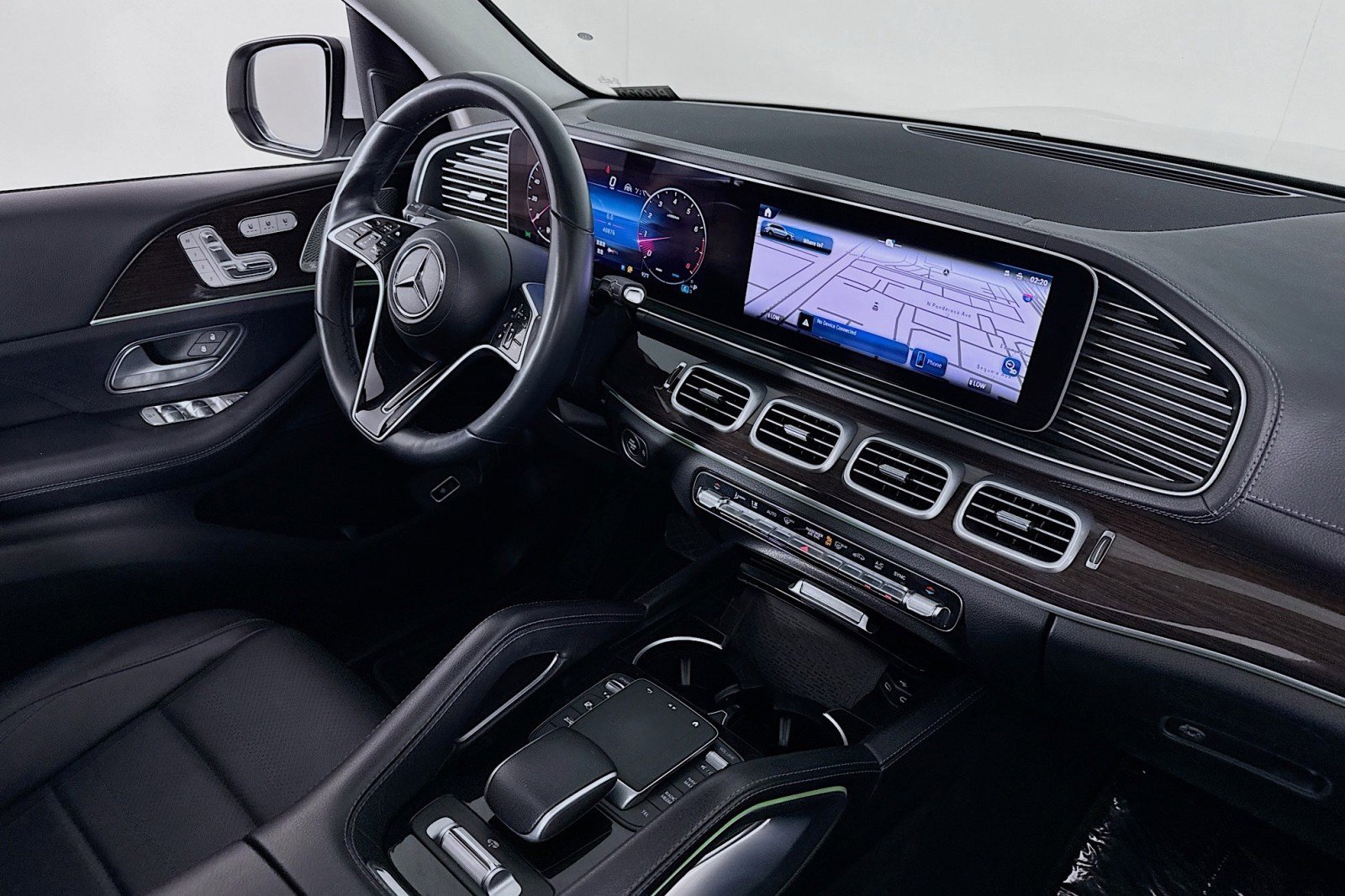 Used 2024 Mercedes-Benz GLS 450 4MATIC image 17