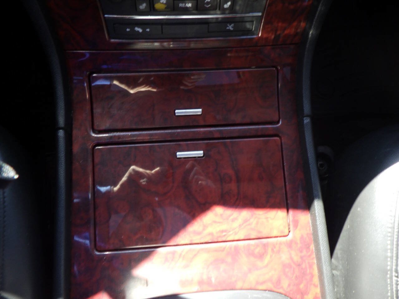 Used 2012 Cadillac Escalade ESV Premium AWD/4WD image 29