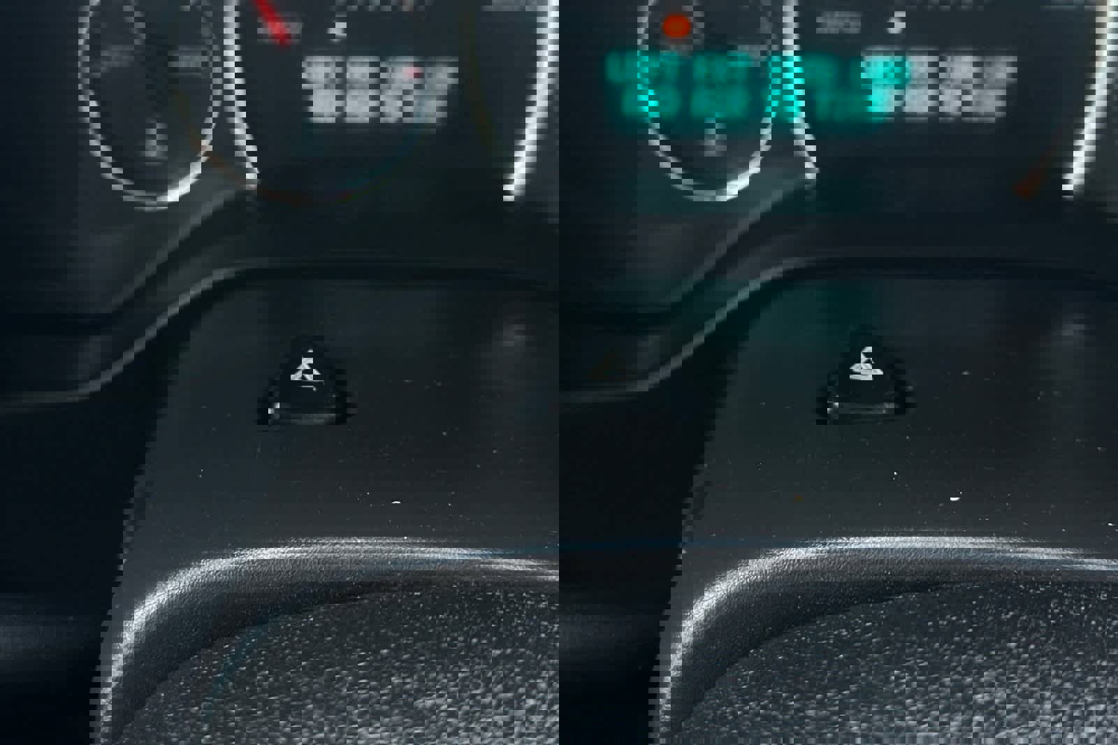 Used 2019 Chevrolet Express 3500 w/ Driver Convenience Package image 27