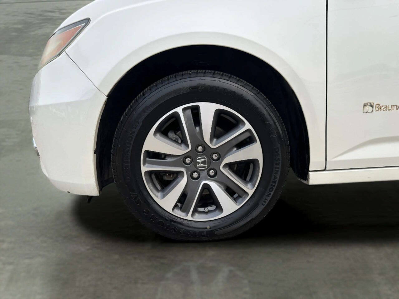 Used 2016 Honda Odyssey Touring Elite image 42