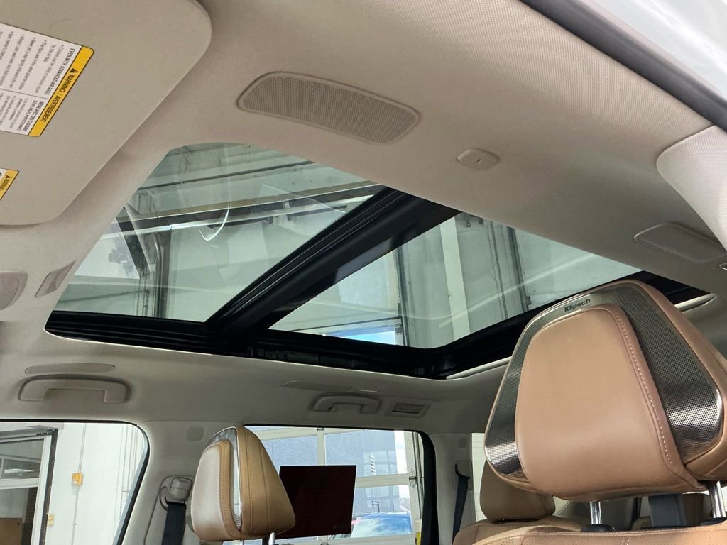 Used 2025 INFINITI QX80 Sensory image 9