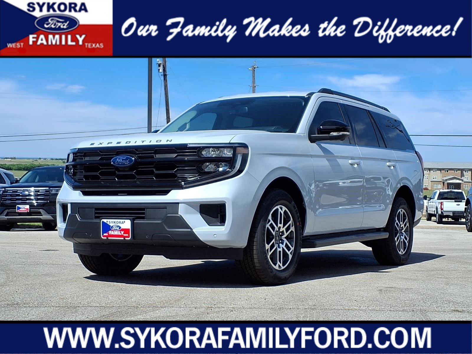 New 2026 Ford Expedition Active image 1