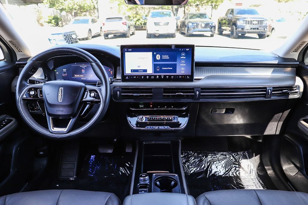 Certified 2023 Lincoln Corsair Reserve w/ Equipment Group 201A AWD/4WD image 16