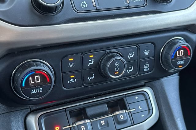 Used 2021 GMC Acadia Denali w/ Denali Technology Package FWD image 29