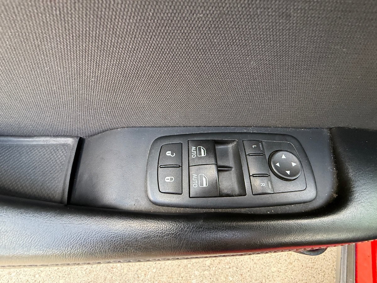 Used 2015 Dodge Challenger R/T Scat Pack RWD image 18