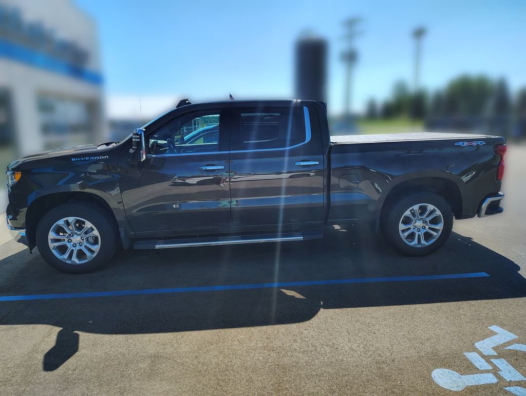 Used 2023 Chevrolet Silverado 1500 LTZ w/ Technology Package AWD/4WD image 8
