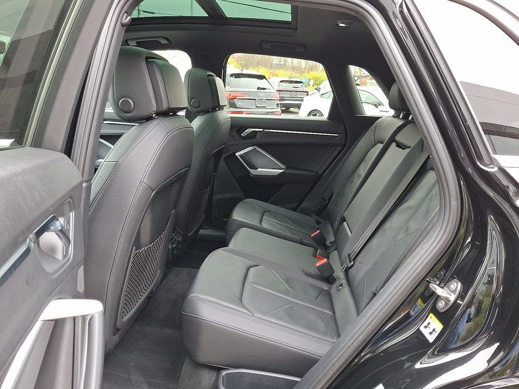 Used 2022 Audi Q3 2.0T Premium w/ Convenience Package image 11