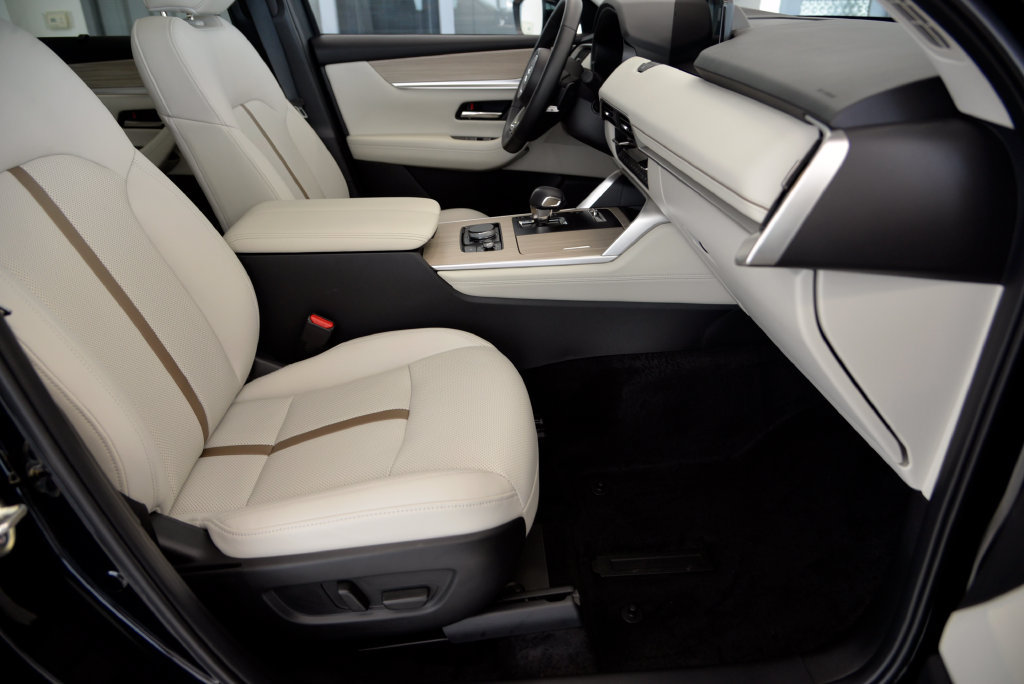 Certified 2026 MAZDA CX-90 Plug-In Hybrid w/ Premium Plus AWD/4WD image 31