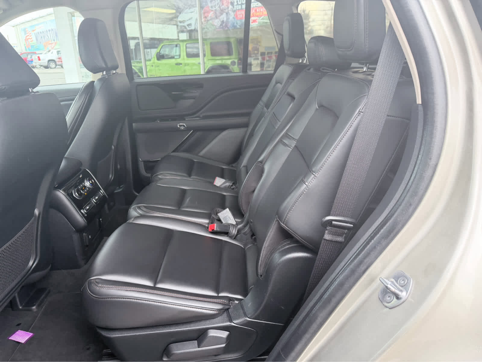 Used 2023 Lincoln Aviator AWD image 13