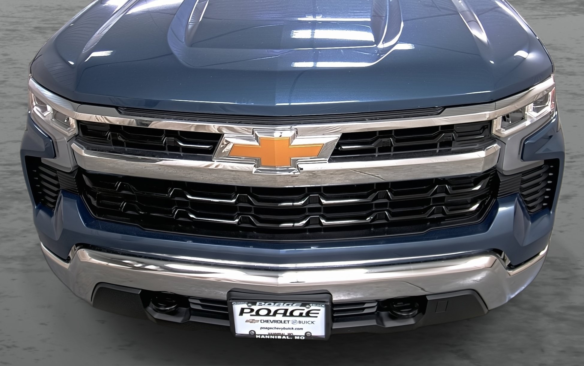 Used 2024 Chevrolet Silverado 1500 LT AWD/4WD image 16