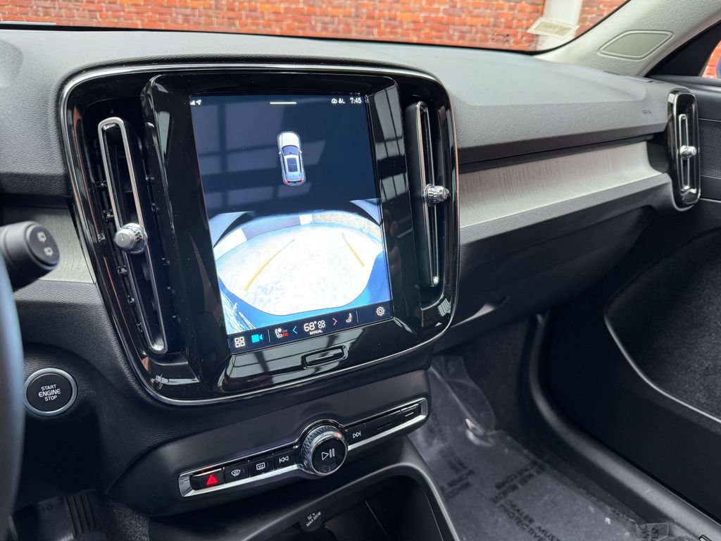 Used 2024 Volvo XC40 B5 Plus AWD/4WD image 21