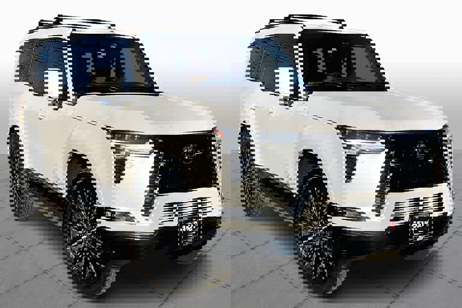 Used 2024 Lexus GX 550 w/ Accessory Package (2T) image 2