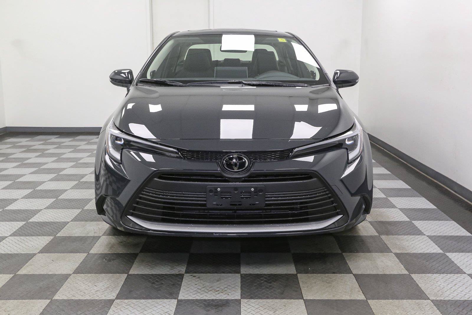 New 2027 Toyota Corolla XLE w/ Carpet Mat Package (TMS) FWD image 3