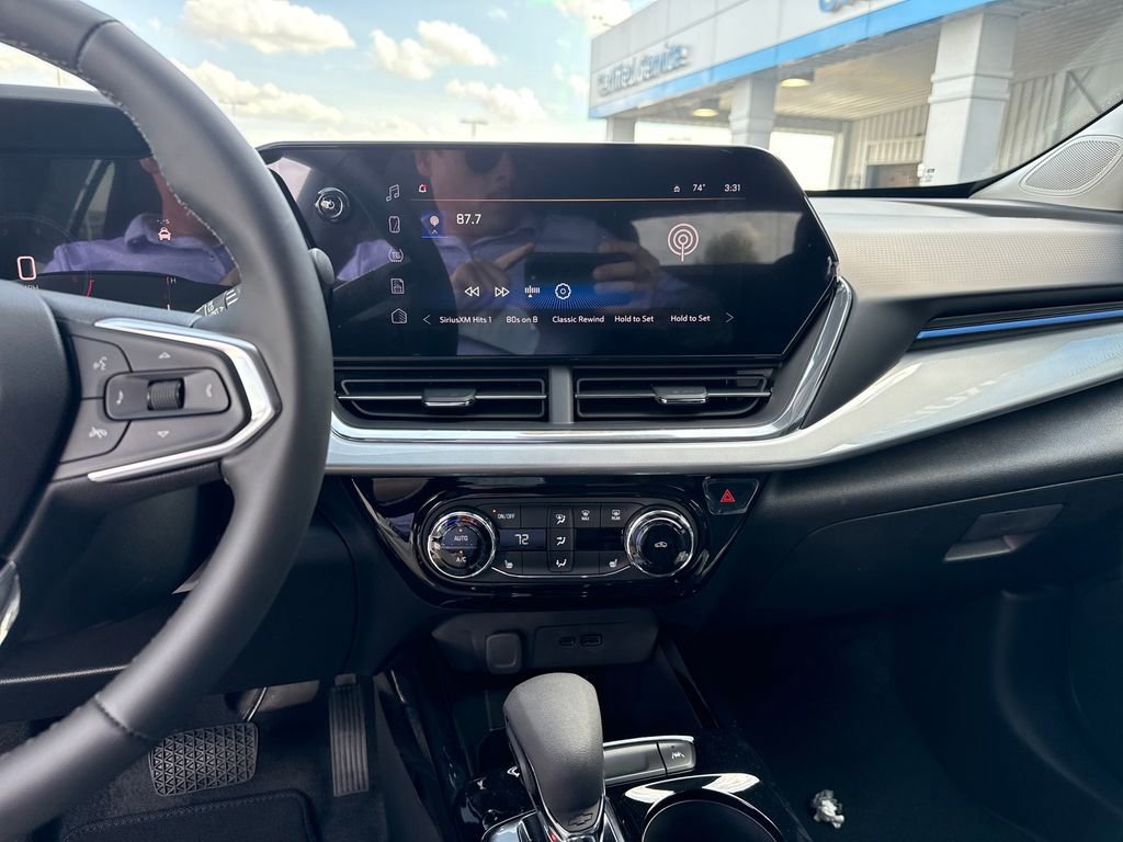 New 2026 Chevrolet Trax LT w/ Driver Confidence Package image 18