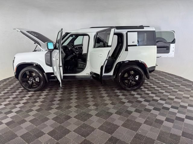 Used 2022 Land Rover Defender 110 X-Dynamic HSE AWD/4WD image 9