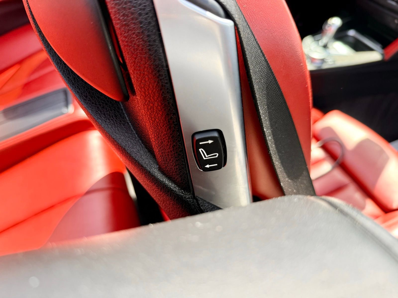 Used 2018 BMW M4 Convertible image 32