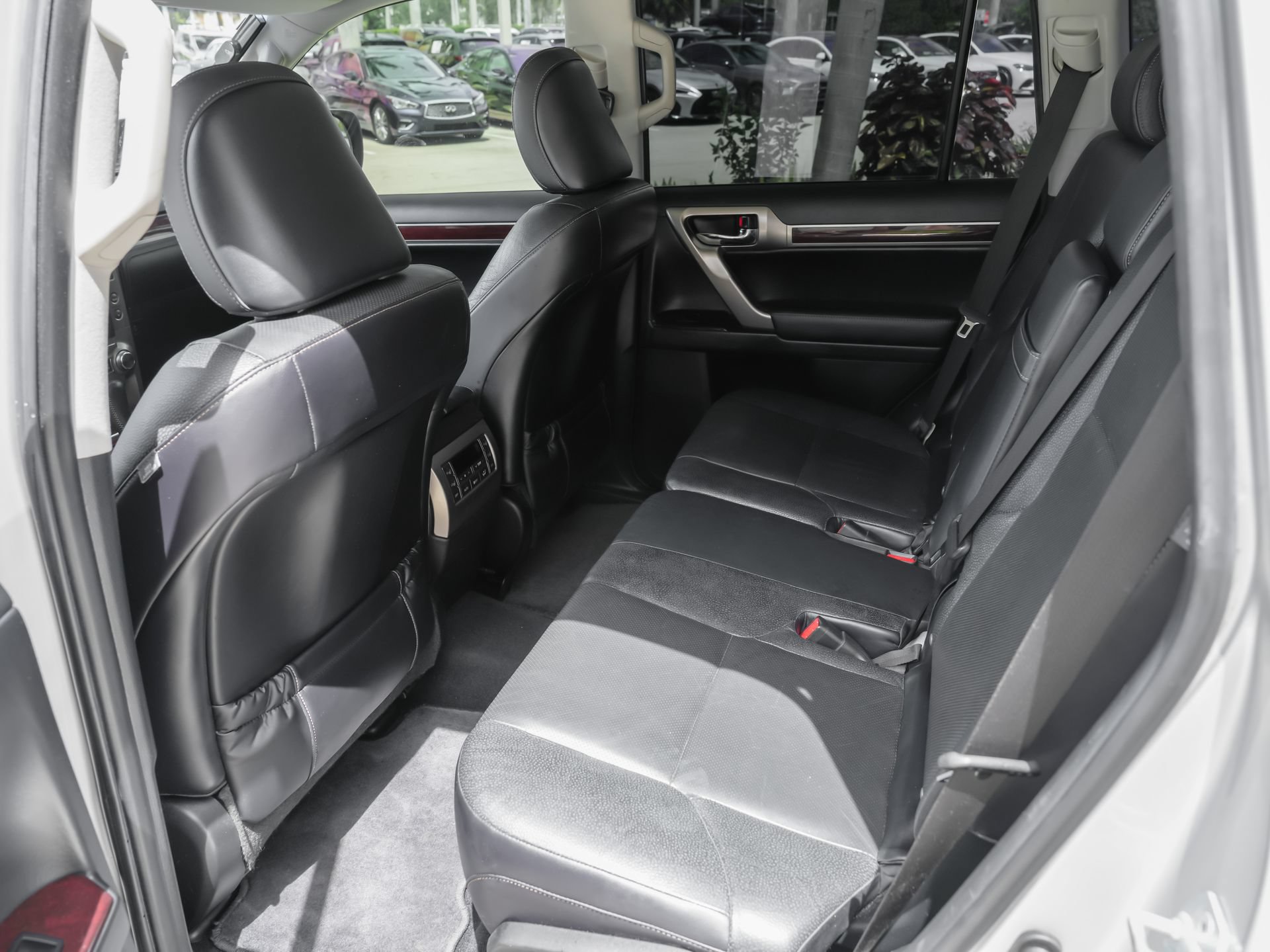 Used 2014 Lexus GX 460 w/ Premium Package AWD/4WD image 18