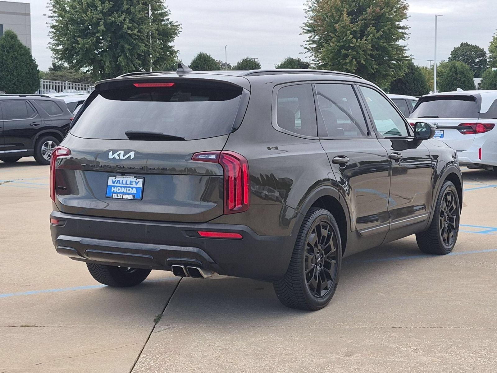Used 2022 Kia Telluride EX w/ EX Premium Package AWD/4WD image 6