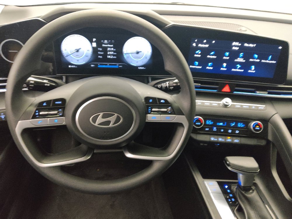 Used 2024 Hyundai Elantra SEL FWD image 22