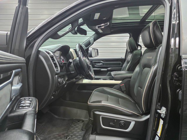 Used 2019 RAM 1500 Laramie w/ Sport Appearance Package AWD/4WD image 16