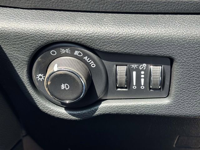 New 2026 Chrysler Pacifica Select FWD image 20