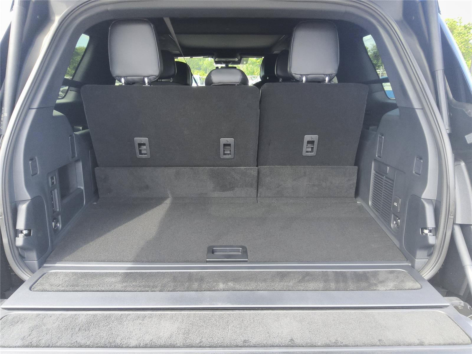 New 2027 Lincoln Navigator Reserve w/ Jet Appearance Package AWD/4WD image 5
