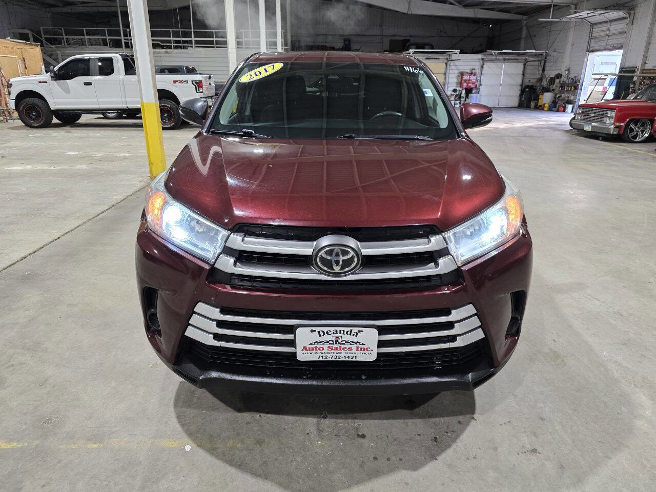 Used 2017 Toyota Highlander LE AWD/4WD image 20