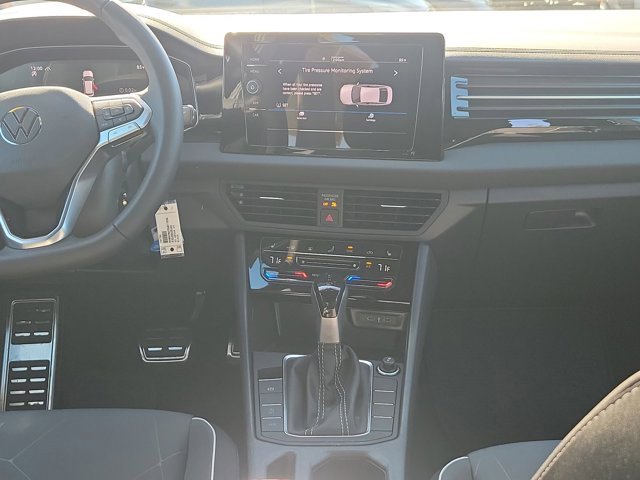 Used 2025 Volkswagen Jetta Sport image 5