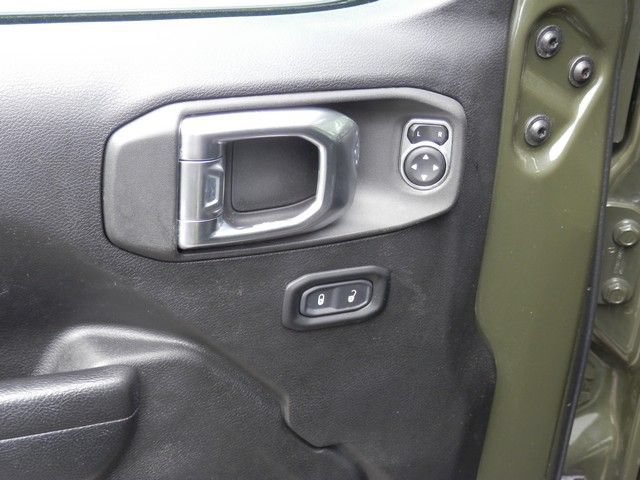 Used 2023 Jeep Gladiator Sport AWD/4WD image 16