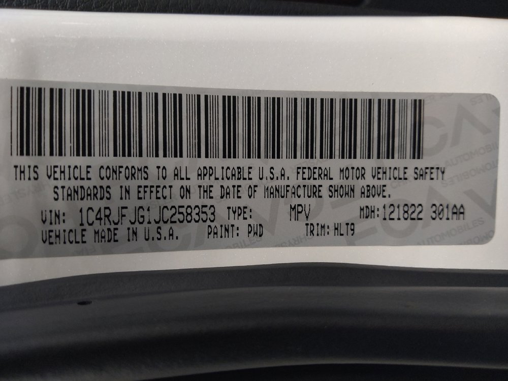 Used 2018 Jeep Grand Cherokee Summit image 32
