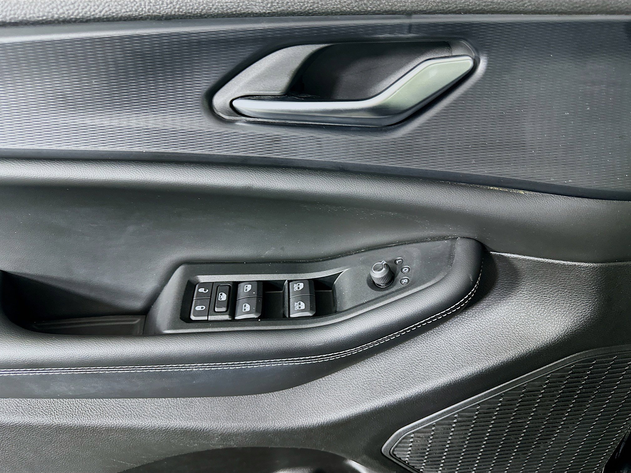 Used 2023 Jeep Grand Cherokee L Laredo image 15