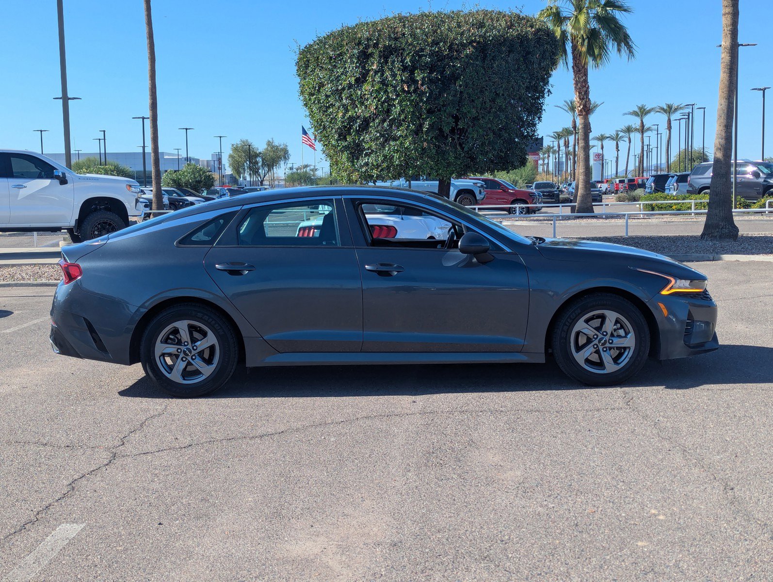 Used 2022 Kia K5 LXS image 7