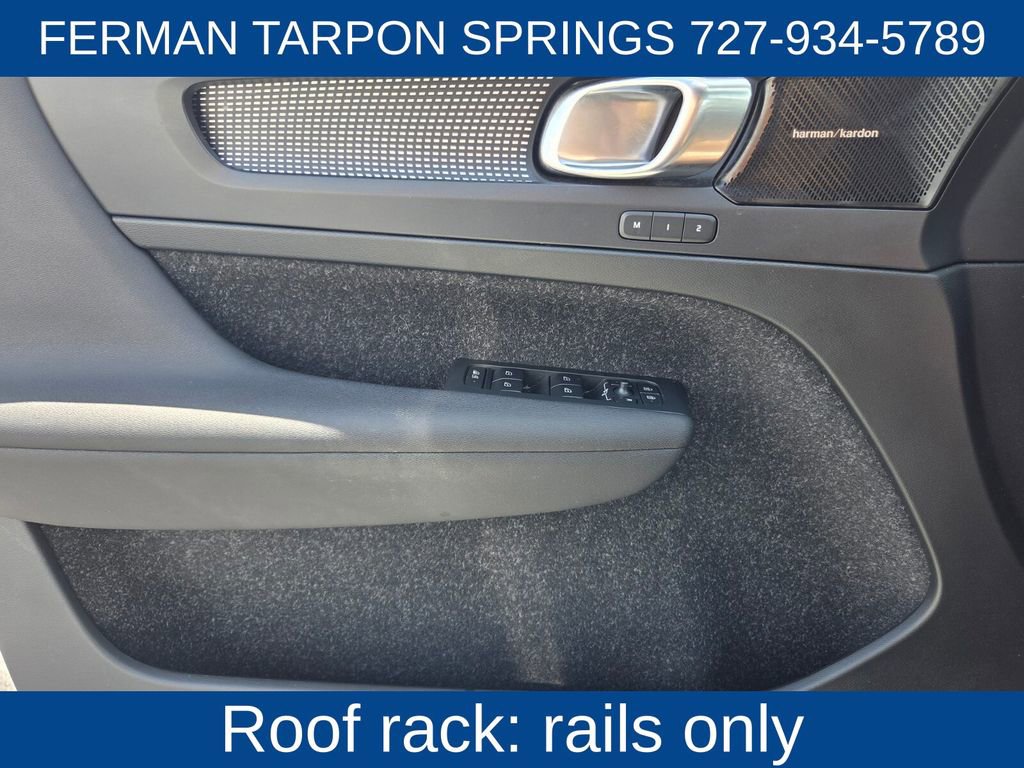 Used 2020 Volvo XC40 T4 R-Design w/ Protection Package Premier image 24