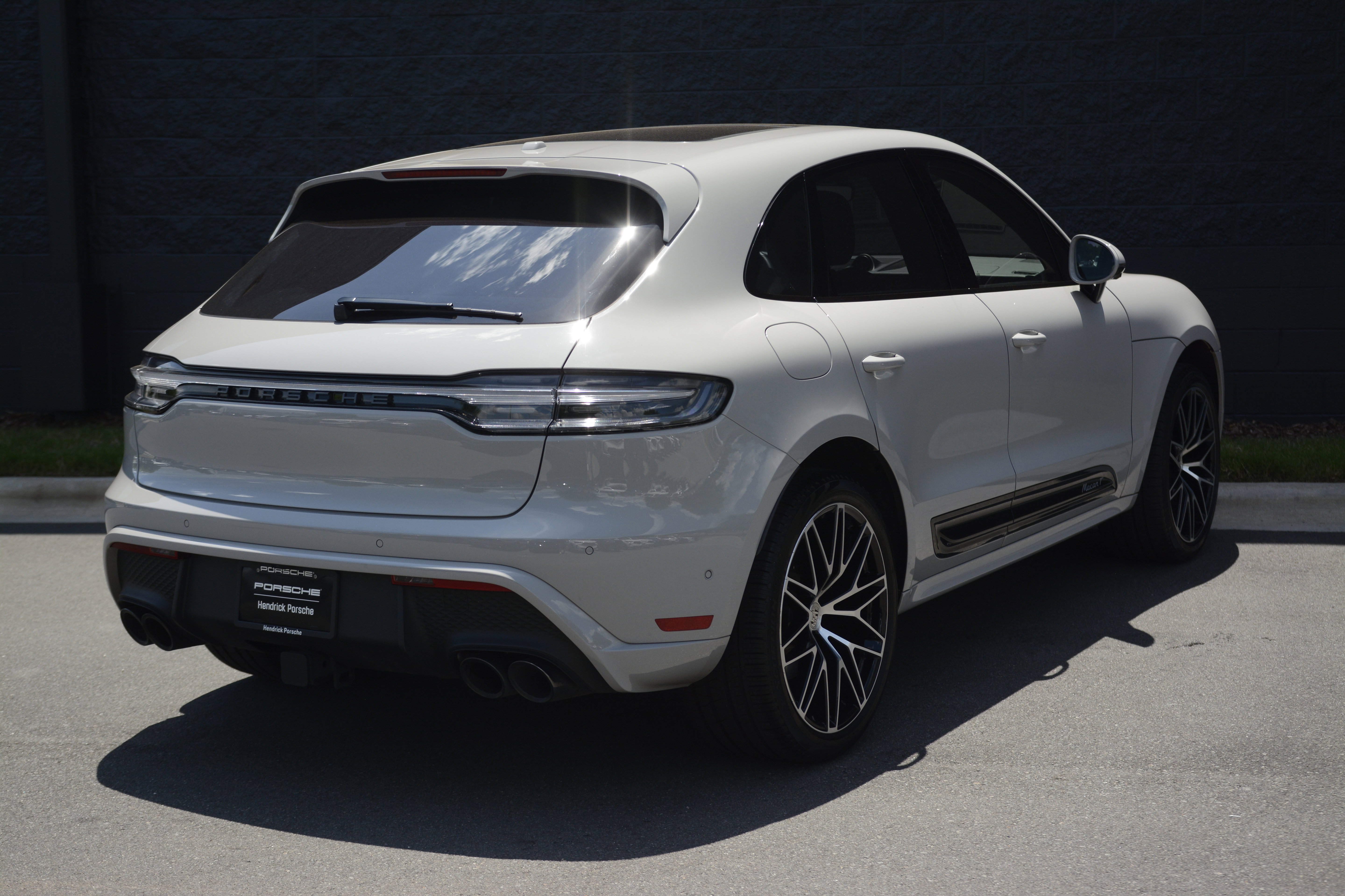 Certified 2026 Porsche Macan Turbo AWD/4WD image 7