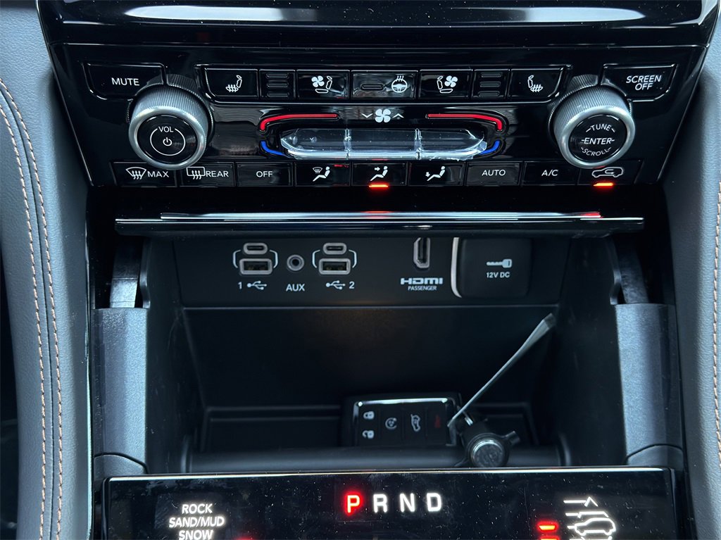 New 2025 Jeep Grand Cherokee Summit image 14