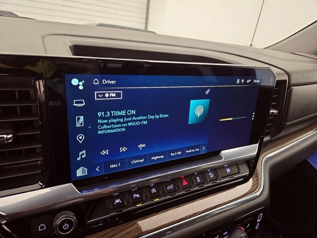 Used 2024 Chevrolet Silverado 1500 LT Trail Boss w/ Convenience Package II image 3