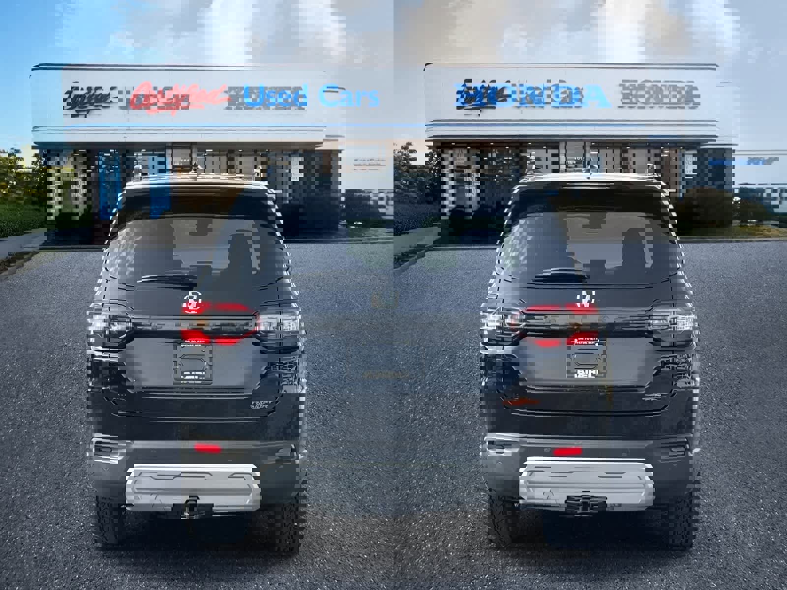 Used 2025 Honda Pilot TrailSport image 4