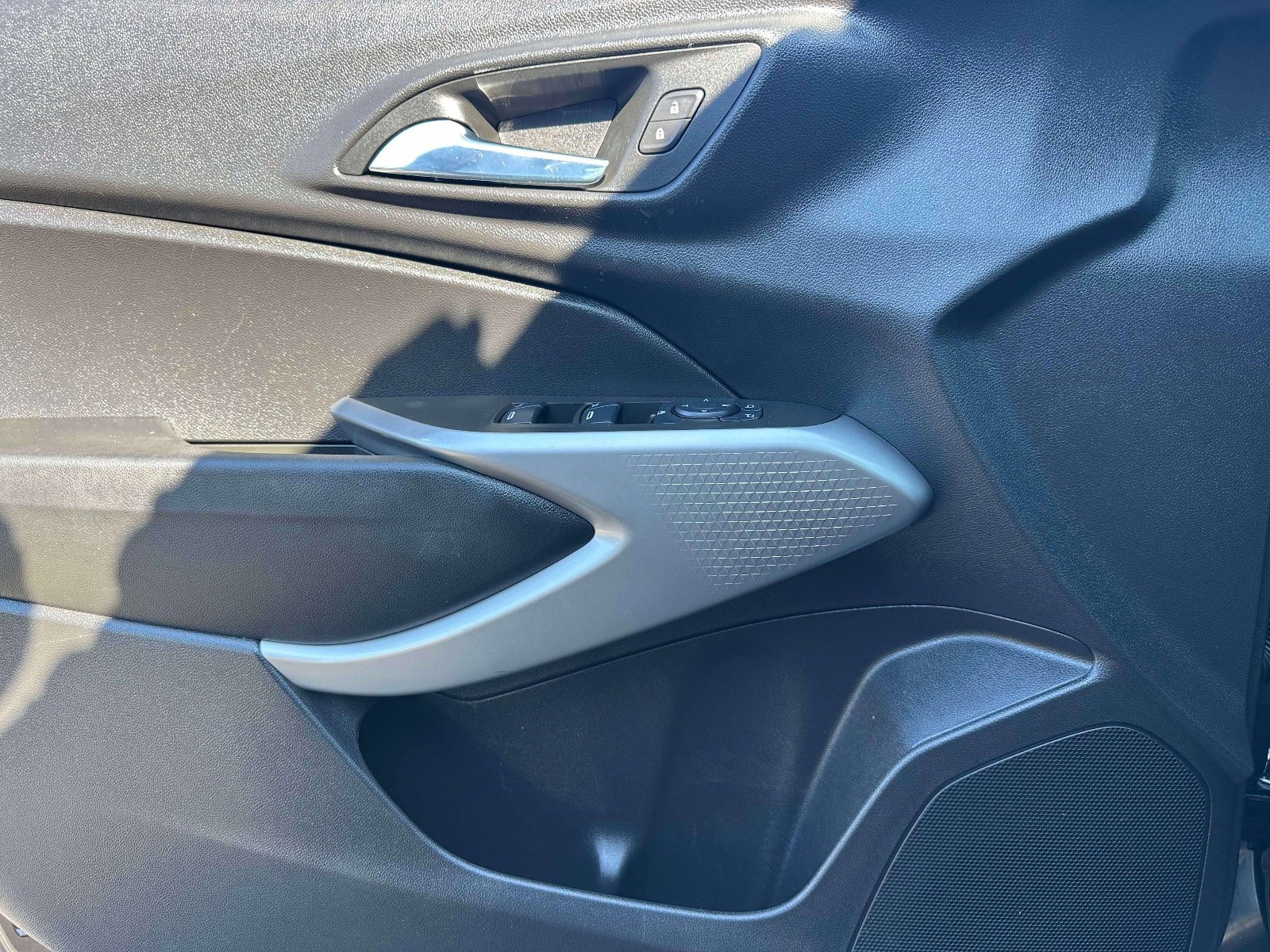 Used 2024 Chevrolet Trax RS image 14