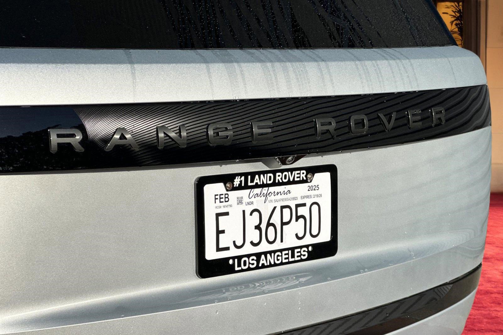 Used 2025 Land Rover Range Rover SE AWD/4WD image 24