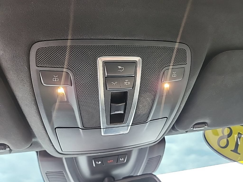 Used 2018 Mercedes-Benz GLS 550 4MATIC image 25
